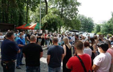 В областном центре Закарпатья владельцы ресторанов и баров возмущены новыми карантинными ограничениями