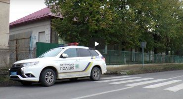 Дикая жесть! В Ужгороде неизвестные совершили "разбойное" нападение на избирательный участок
