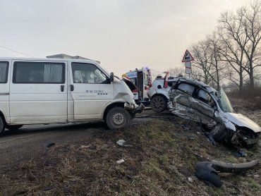 Подробности жуткого ДТП в Закарпатье: Труп погибшего водителя извлекали из изувеченного авто