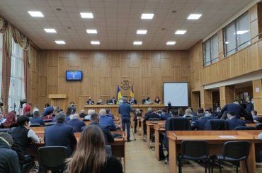В Ужгороде проходит первая сессия новоизбранного городского совета