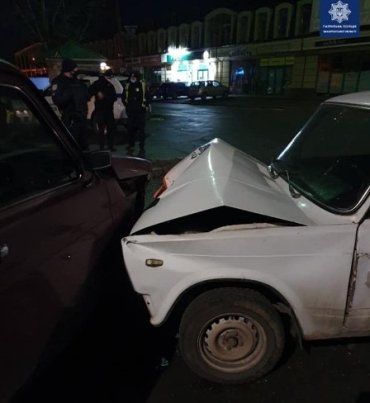 Нічна аварія в Ужгороді з алкогольним "присмаком"