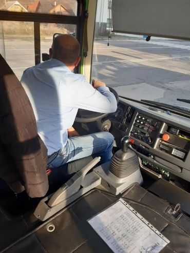 Пример человечности: В Мукачево водитель маршрутки удивил поступком пассажиров 