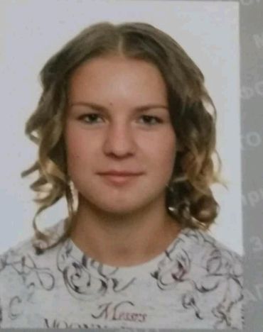 В Мукачево после уроков исчезла 16-летняя девочка
