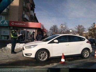 В Ужгороді трапилась зіткнулися два легковика — "Форд" та "ВАЗ"