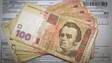 Українцям перед виборами роздадуть субсидії живими грошима