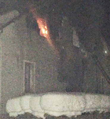 Вогнеборці Закарпаття ліквідували пожежу в колишній будівлі дитсадочка на Хустщині 