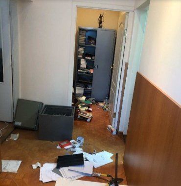 У столиці Закарпаття пограбували офіс депутата Ужгородської райради Роданда Цебера