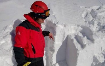 У Карпатах сталися снігові зсуви на Закарпатті та Івано-Франківщині