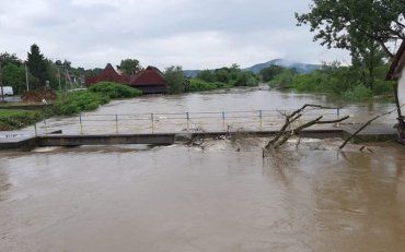 Реки выходят из берегов: Наводнение в Закарпатье не за горами