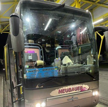 В Закарпатье водитель рейсового автобуса спрятал в сумках техники Apple и Samsung на 600 тысяч 