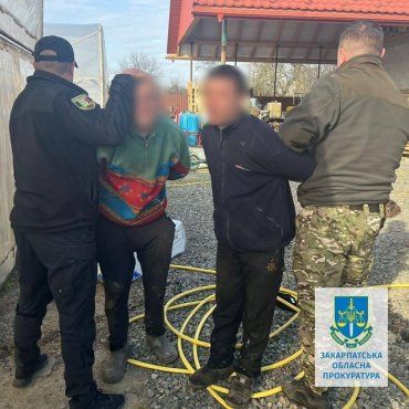 В Закарпатье на границе вооруженные переправщики избили пограничника 