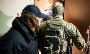 В Ужгороде проводятся обыски в доме сына экс-главы Конституционного суда