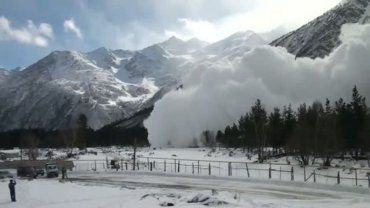 Дороги гірського Закарпаття можуть перекрити снігові лавини
