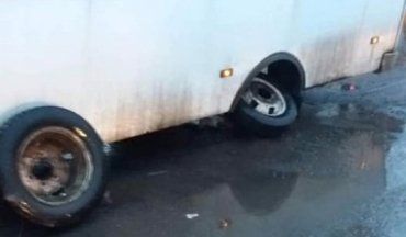 Закарпаття. Ситуація з колесом, яке відпало у міської маршрутки в Ужгороді, все ще туманна