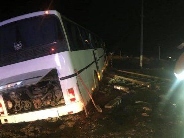 Пассажирские автобусы на Закарпатье уже "ездят" железнодорожными рельсами!