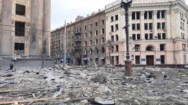 Россияне разбомбили центр Харькова - ракета попала на площадь Свободы