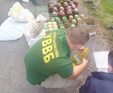 В Закарпатье военнослужащего погранотряда поймали на продаже продуктов питания из военной части