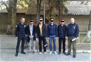 Как у себя дома: В Ужгороде в рамках спецоперации задержали группу вьетнамцев без документов