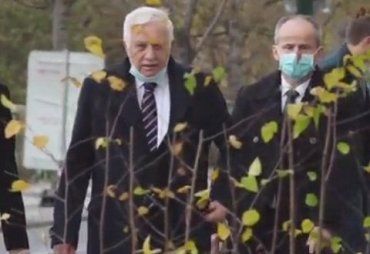 Экс-президент Чехии сознательно игнорирует ношение маски, этим займется полиция