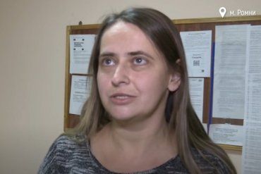 Учительница без COVID-прививки, которую отстранили от работы, выиграла суд 