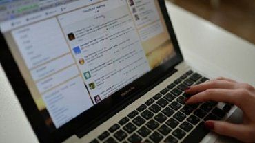 Больше половины украинцев добывают информацию в Интернете