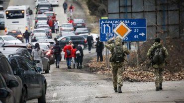 Актуальная ситуация на границе со Словакией - очереди, время ожидания