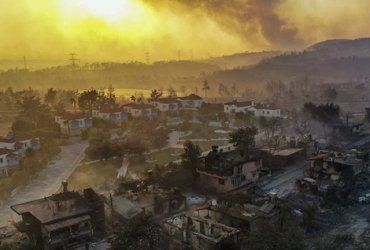 Пожары в Турции охватили юг страны и затронули 42 провинции, сейчас действует 21 очаг.