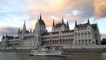 Венгрия выделит стипендии для украинских студентов: подробности