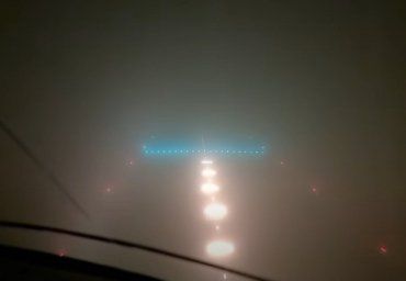 В сильный туман смог приземлиться Ан-225 “Мрия” в Австрии: Впечатляющее видео