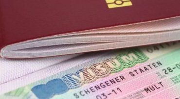 Власти Венгрии не намерены отказываться от выдачи россиянам шенгенских виз