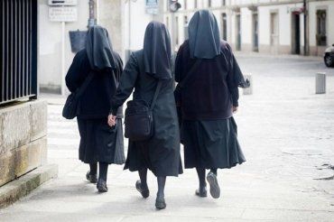 Под Киевом аферистки под видом монахинь обдурили бабушку на тысячи евро