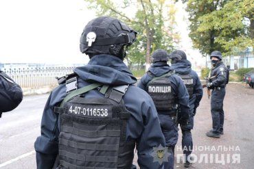 За выборами в Закарпатье следит вооруженный спецназ 