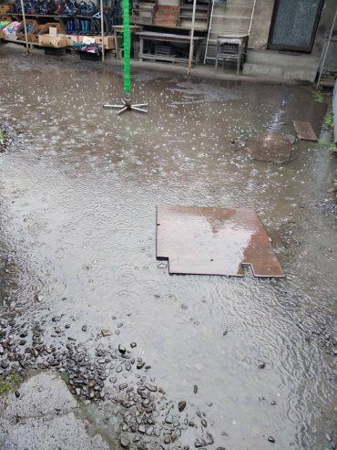 В Закарпатье один район знатн затопило и это еще не конец 