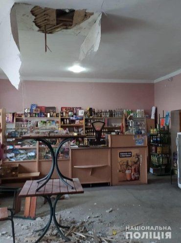 Демонтировал крышу: В Закарпатье ограбили магазин довольно наглым образом