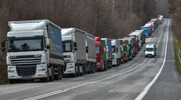 Польша попросит ЕС отменить "безвиз" на грузовой транспорт из Украины