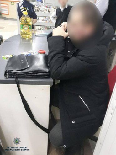 Закарпаття. Озброєний злочинець намагався пограбувати супермаркет в Ужгороді