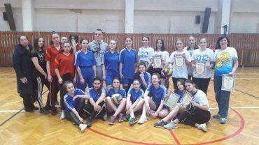 Турнір серед волейболістів-школярів провели в Ужгороді