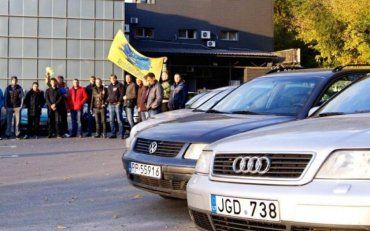 Почему украинским чиновникам не выгодно легализировать авто на европейских номерах