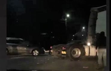 В Мукачево на объездной грузовик и иномарка встретились лоб в лоб 