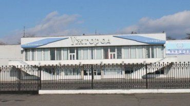 Стараниями Порошенко Ужгородский аэропорт должен Украэроруху 10 миллионов гривен