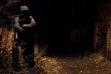 Ночное "убийство" в Мукачево: Мертвого человека нашли в луже собственной крови 