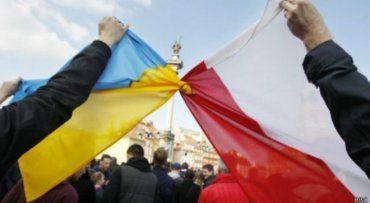 Поляков по полной программе дискриминируют в Украине