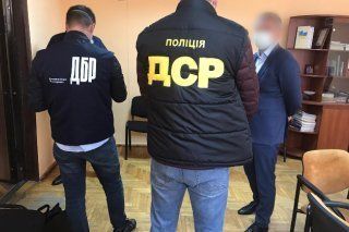 Коррупция не умирает: В Ужгороде "услуги" чиновника купили за $1000