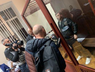 Суд взял под стражу двух подозреваемых по делу о покушении на убийство Андрея Иванькива в Ужгороде
