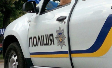 В Мукачево наряд патрульных полицейских избили водителя и пассажиров автомобиля, среди которых была женщина 