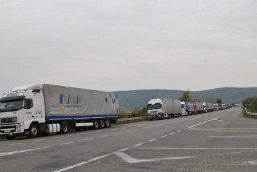 Абсолютный антирекорд: В Закарпатье на границе фиксировали очередь из 690 автомобилей 