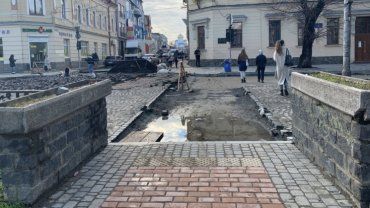 Реконструкция площади Петефи в Ужгороде уже шестой год забирает с бюджета десятки миллионов