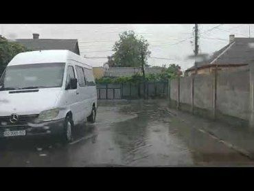 Непогода в Закарпатье набирает оборотов: Улицы города уходят под воду 