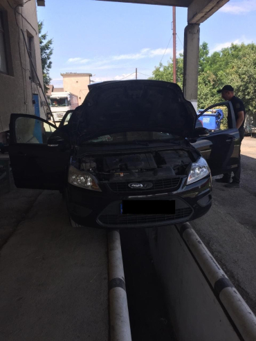 Гражданин Румынии не смог покинуть Закарпатье со своим авто 