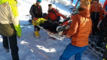 Турист совершил ошибку, съехав с лыжной трассы на известном курорте в Закарпатье 